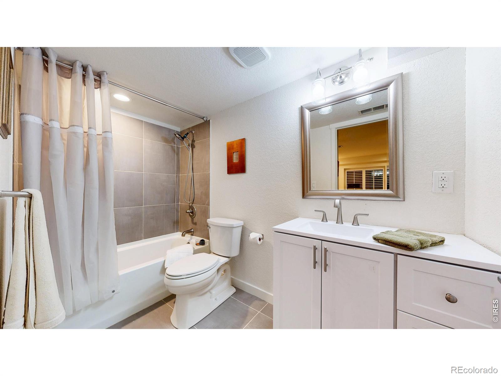 MLS Image #32 for 2010  46th avenue,greeley, Colorado