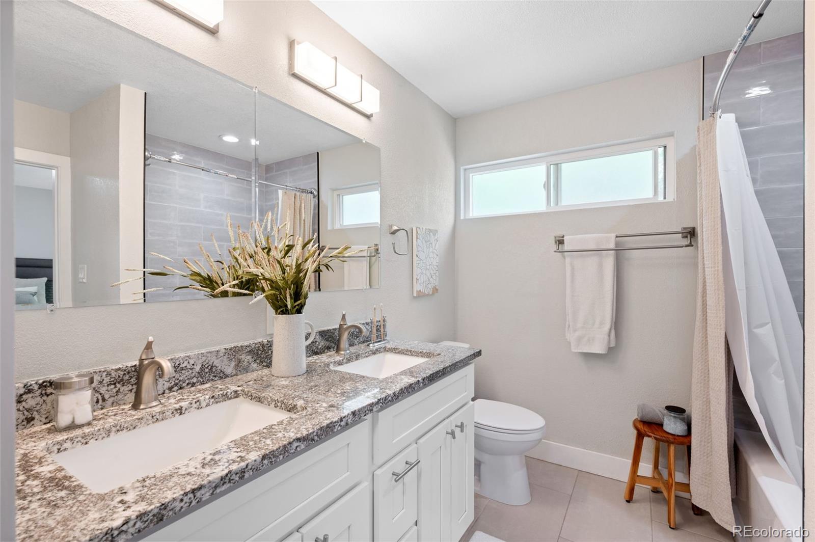 MLS Image #15 for 4806 e 19th avenue,denver, Colorado