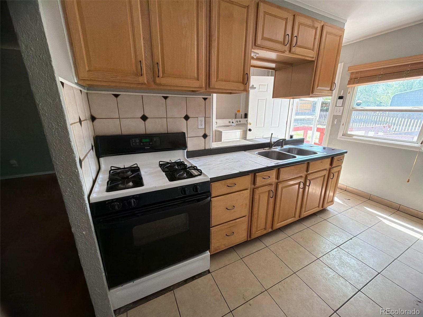MLS Image #4 for 725 e las animas street,colorado springs, Colorado