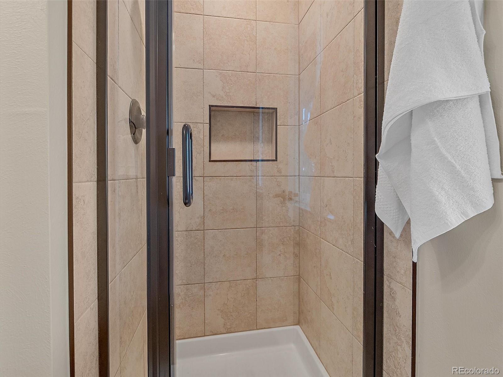 MLS Image #14 for 2077 s xenon street,lakewood, Colorado