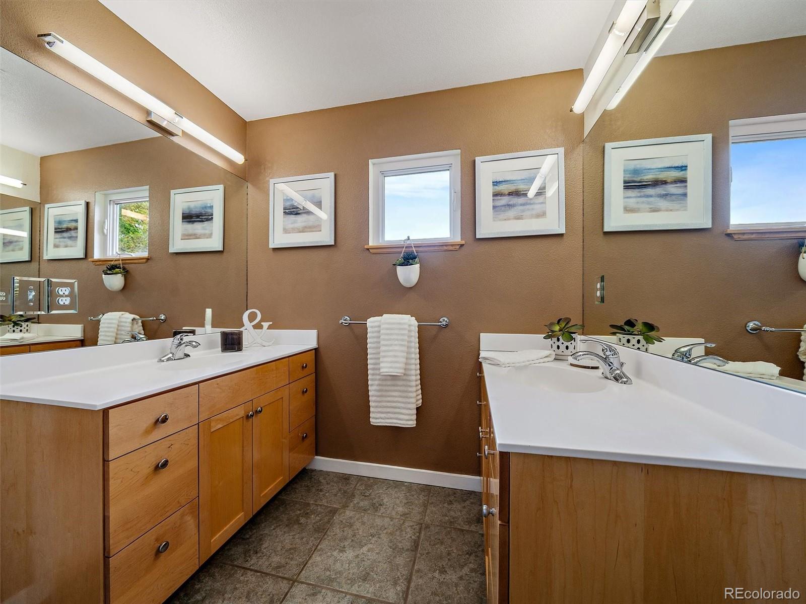 MLS Image #37 for 2490 s holly place,denver, Colorado