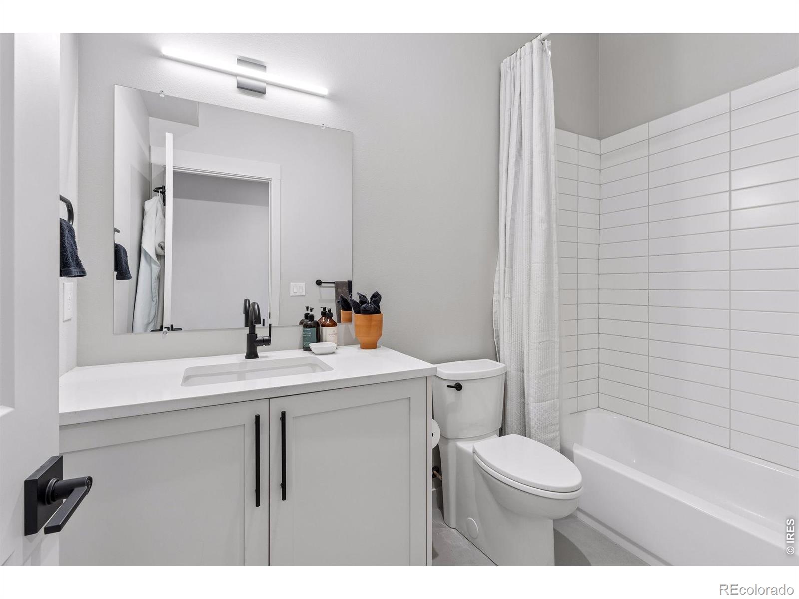 MLS Image #34 for 1563  spring creek crossing,lafayette, Colorado