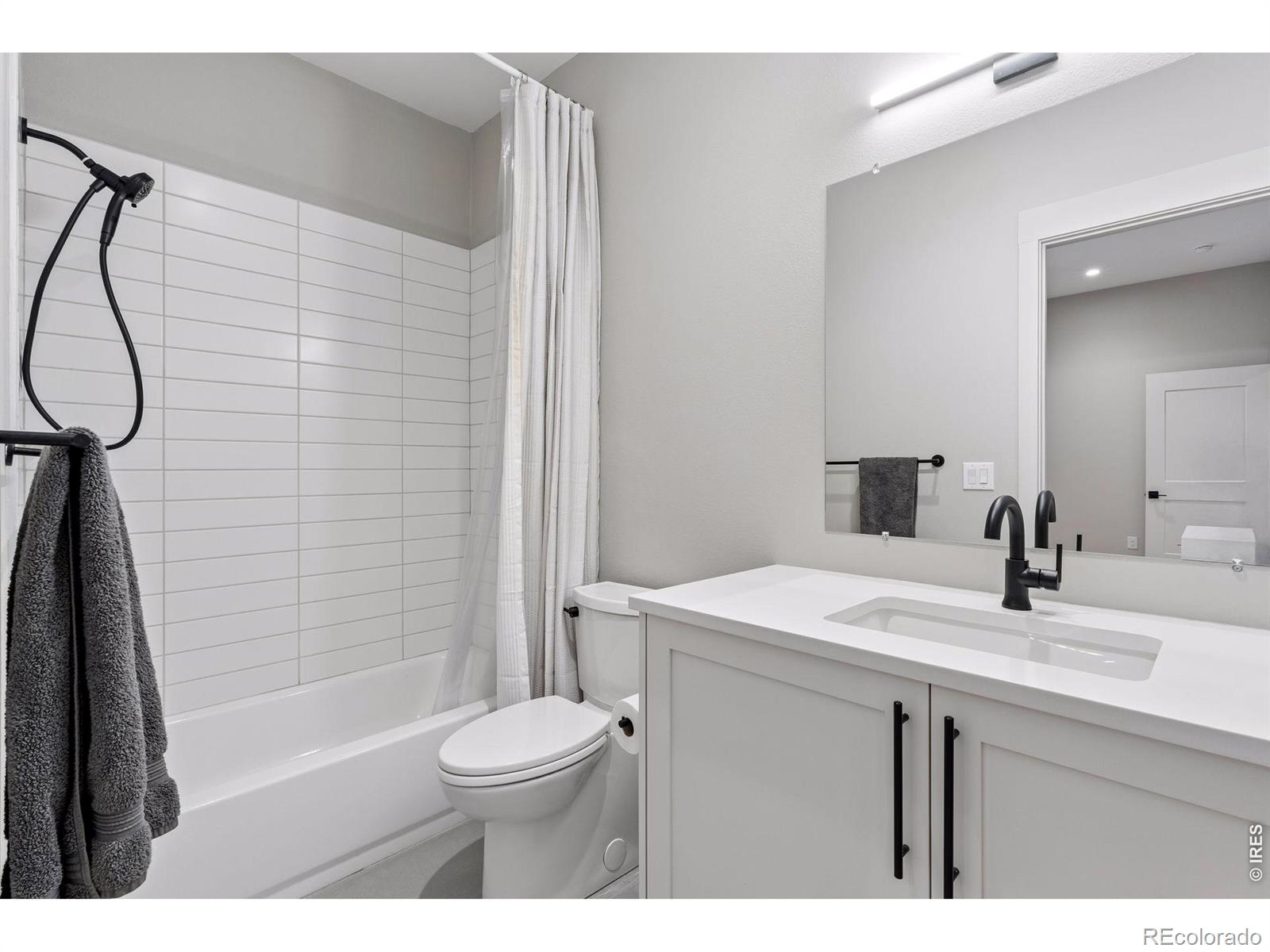 MLS Image #36 for 1563  spring creek crossing,lafayette, Colorado