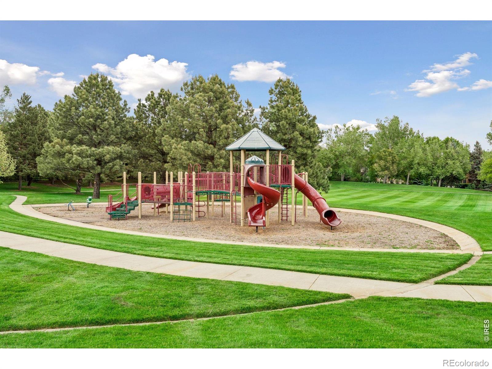 MLS Image #47 for 1563  spring creek crossing,lafayette, Colorado