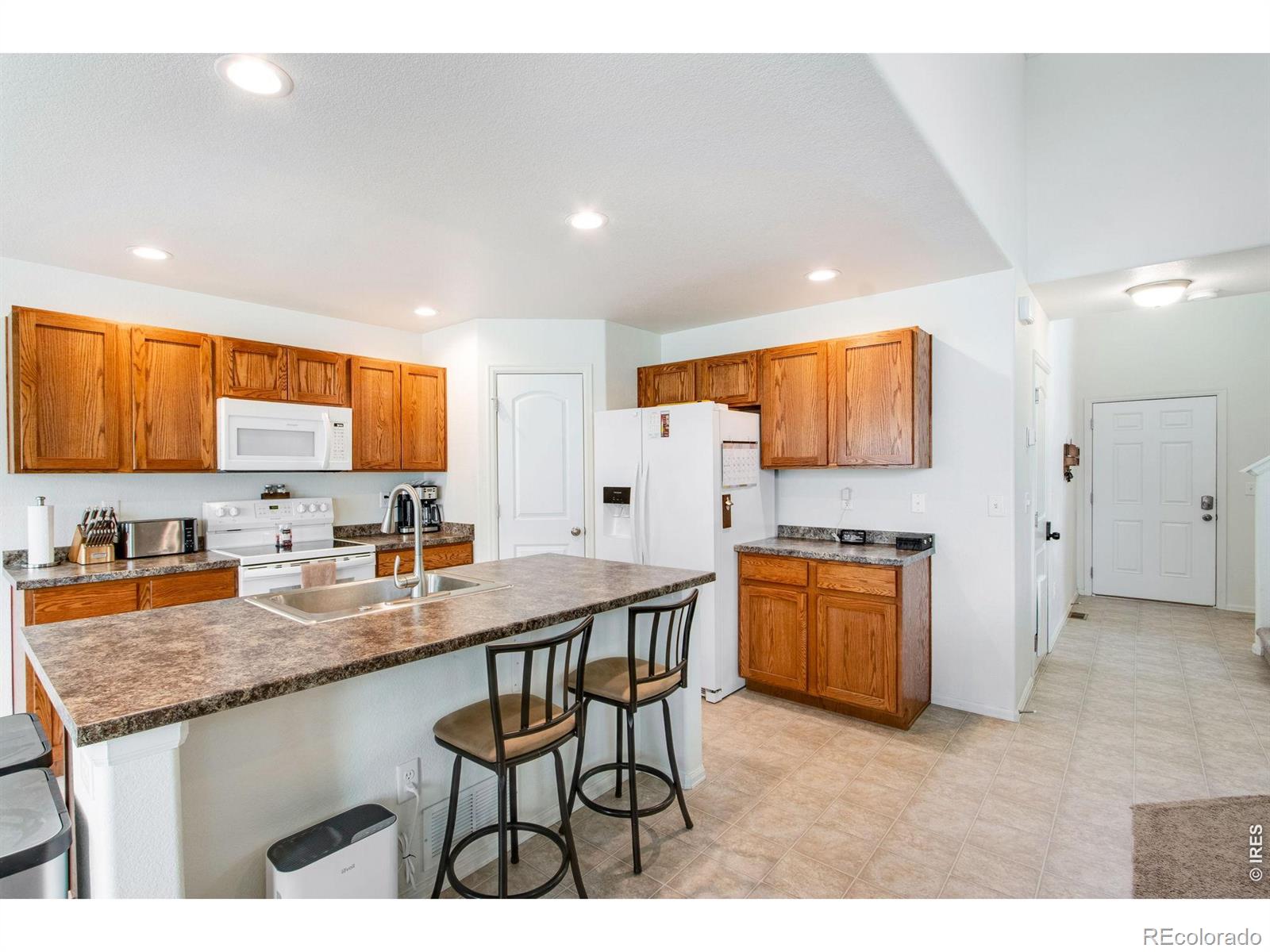 MLS Image #13 for 2671  doe ridge way,johnstown, Colorado
