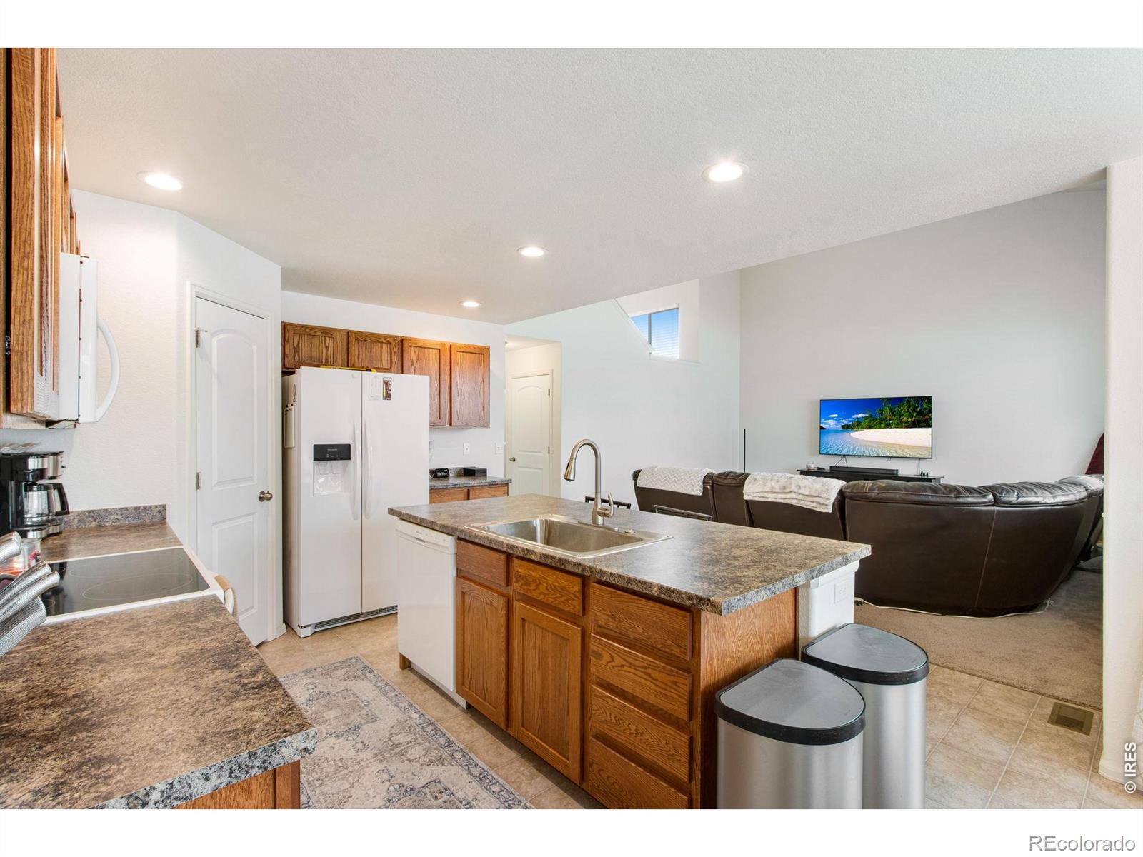 MLS Image #16 for 2671  doe ridge way,johnstown, Colorado