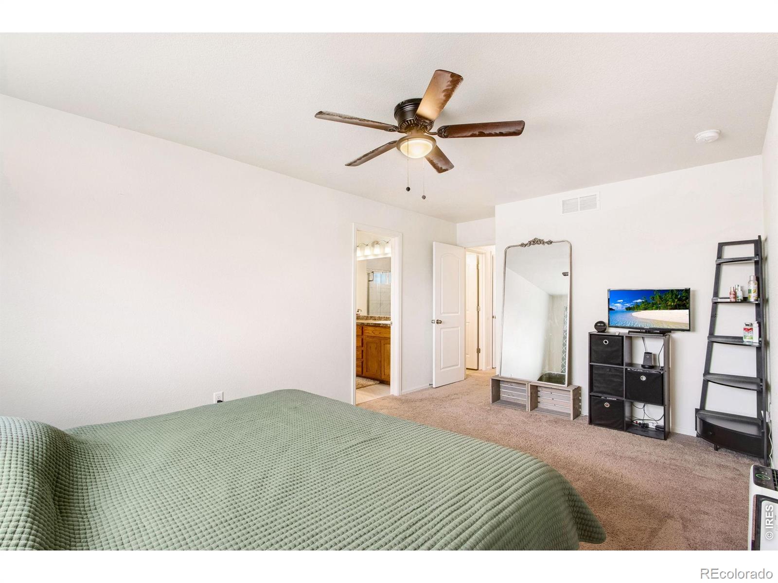 MLS Image #24 for 2671  doe ridge way,johnstown, Colorado