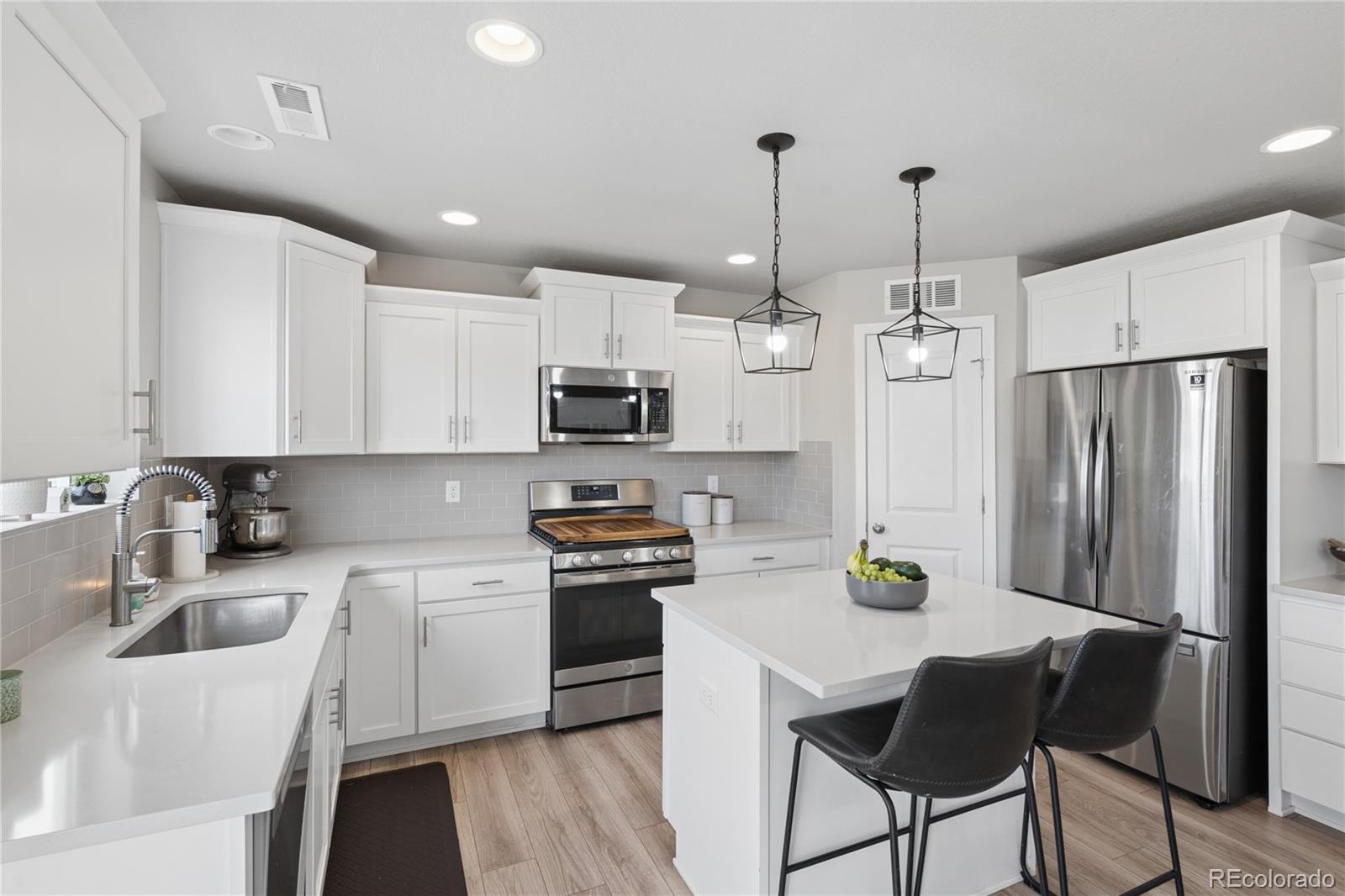 MLS Image #13 for 28401 e 7th place,watkins, Colorado