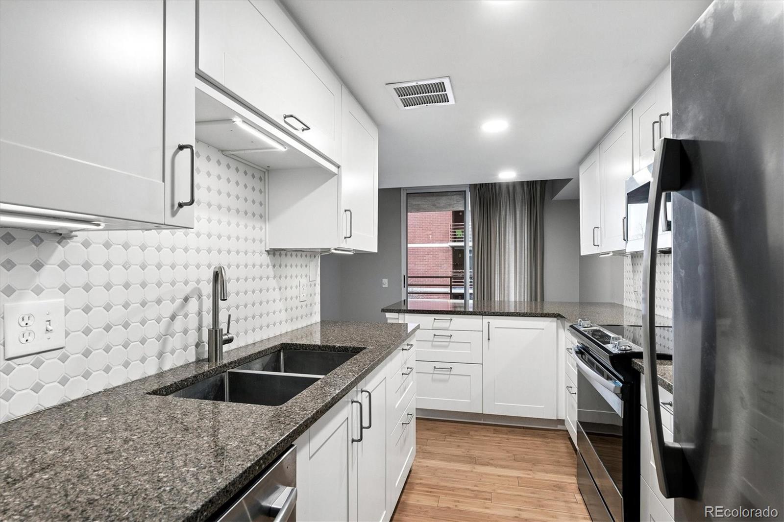 MLS Image #4 for 5955 e 10th avenue,denver, Colorado
