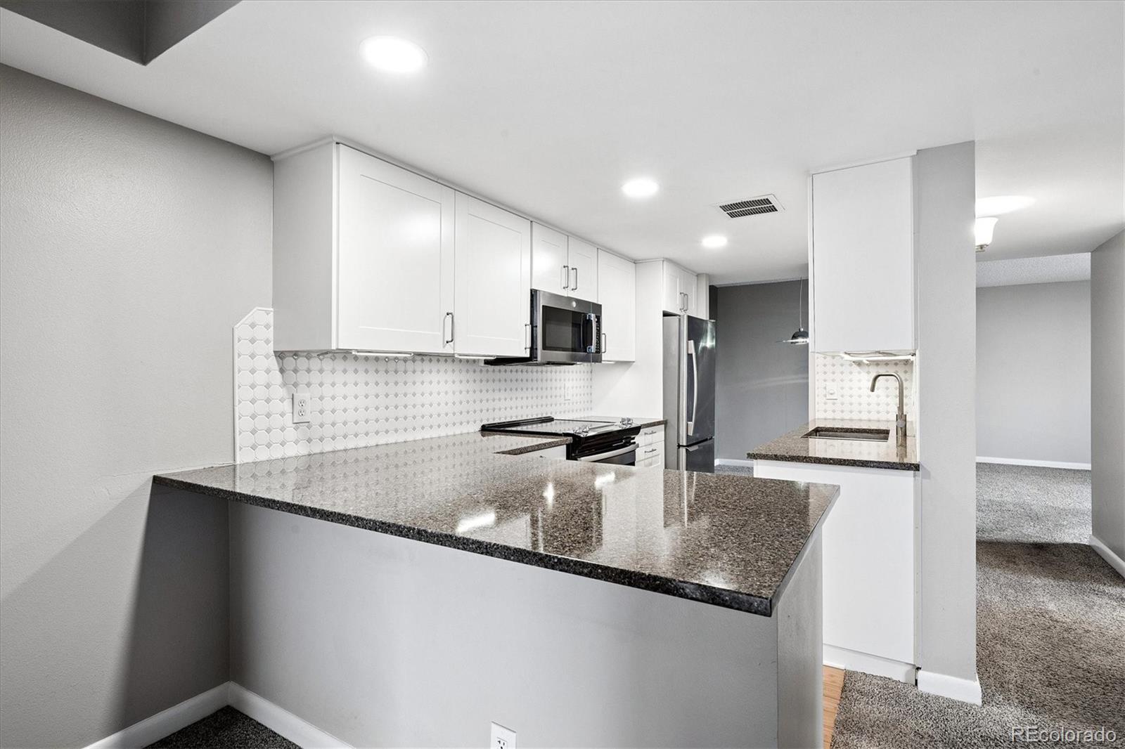 MLS Image #6 for 5955 e 10th avenue,denver, Colorado