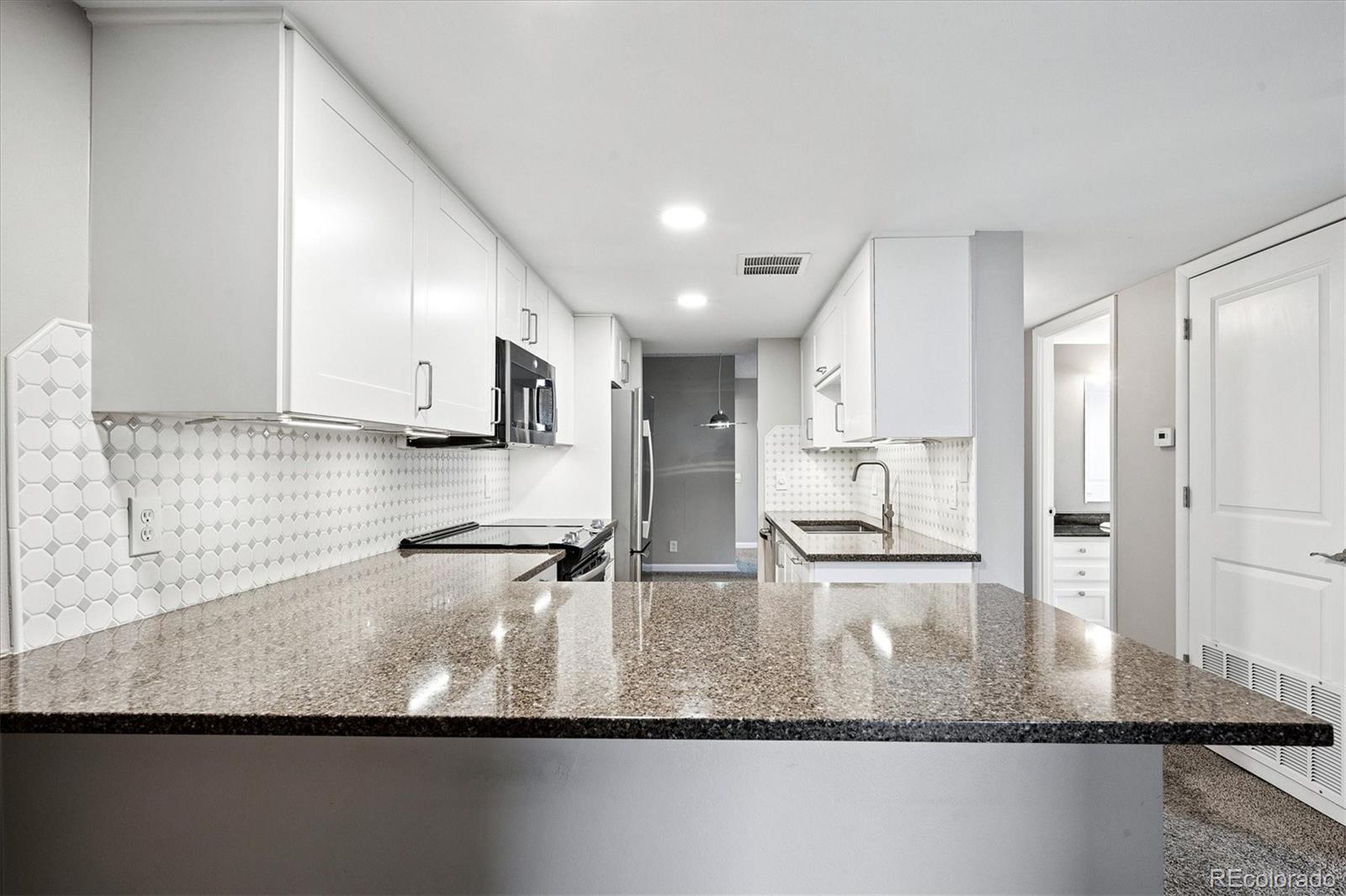 MLS Image #7 for 5955 e 10th avenue,denver, Colorado
