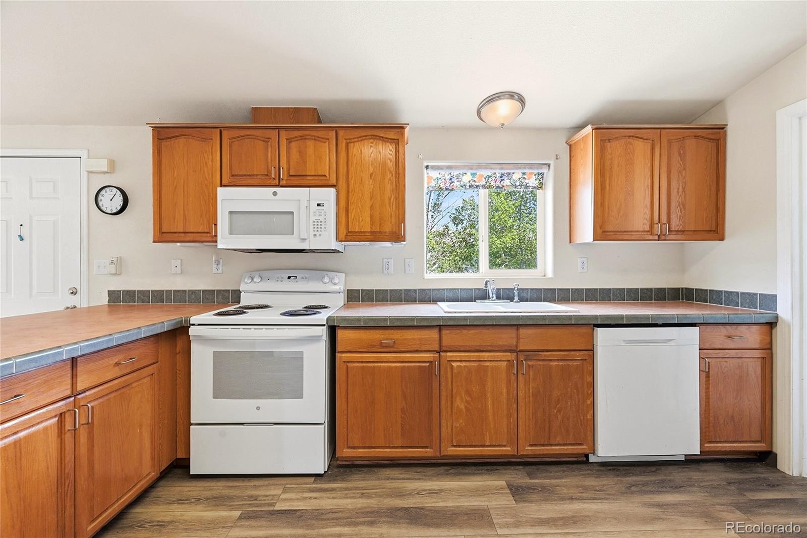 MLS Image #6 for 20300  old ranch loop,nathrop, Colorado