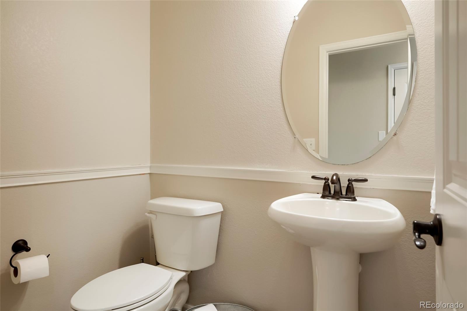 MLS Image #14 for 25341 e ottawa drive,aurora, Colorado