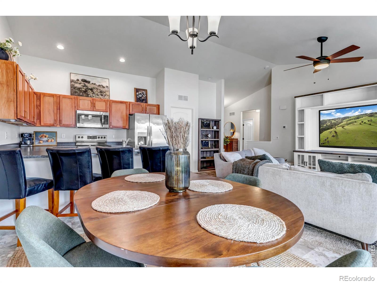 MLS Image #4 for 945  maplebrook drive,windsor, Colorado