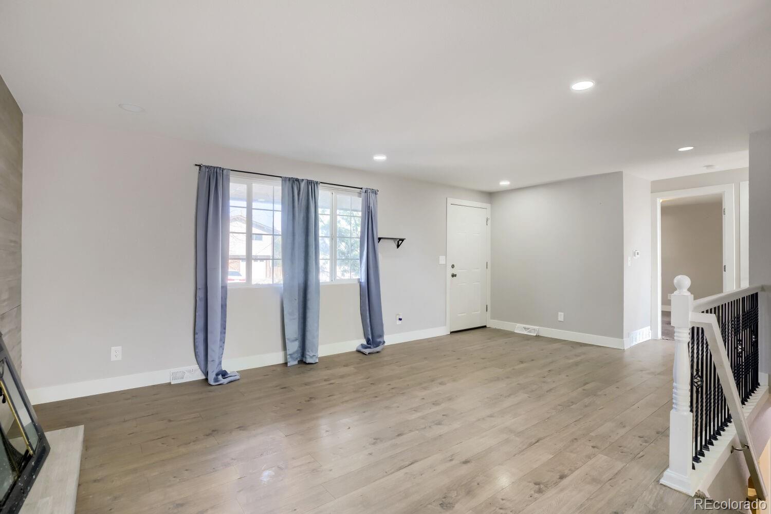 MLS Image #4 for 8356  mitze drive,denver, Colorado