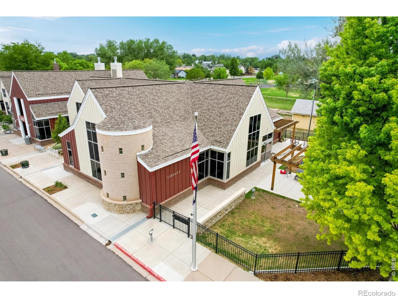 MLS Image #20 for 425  condor way,johnstown, Colorado
