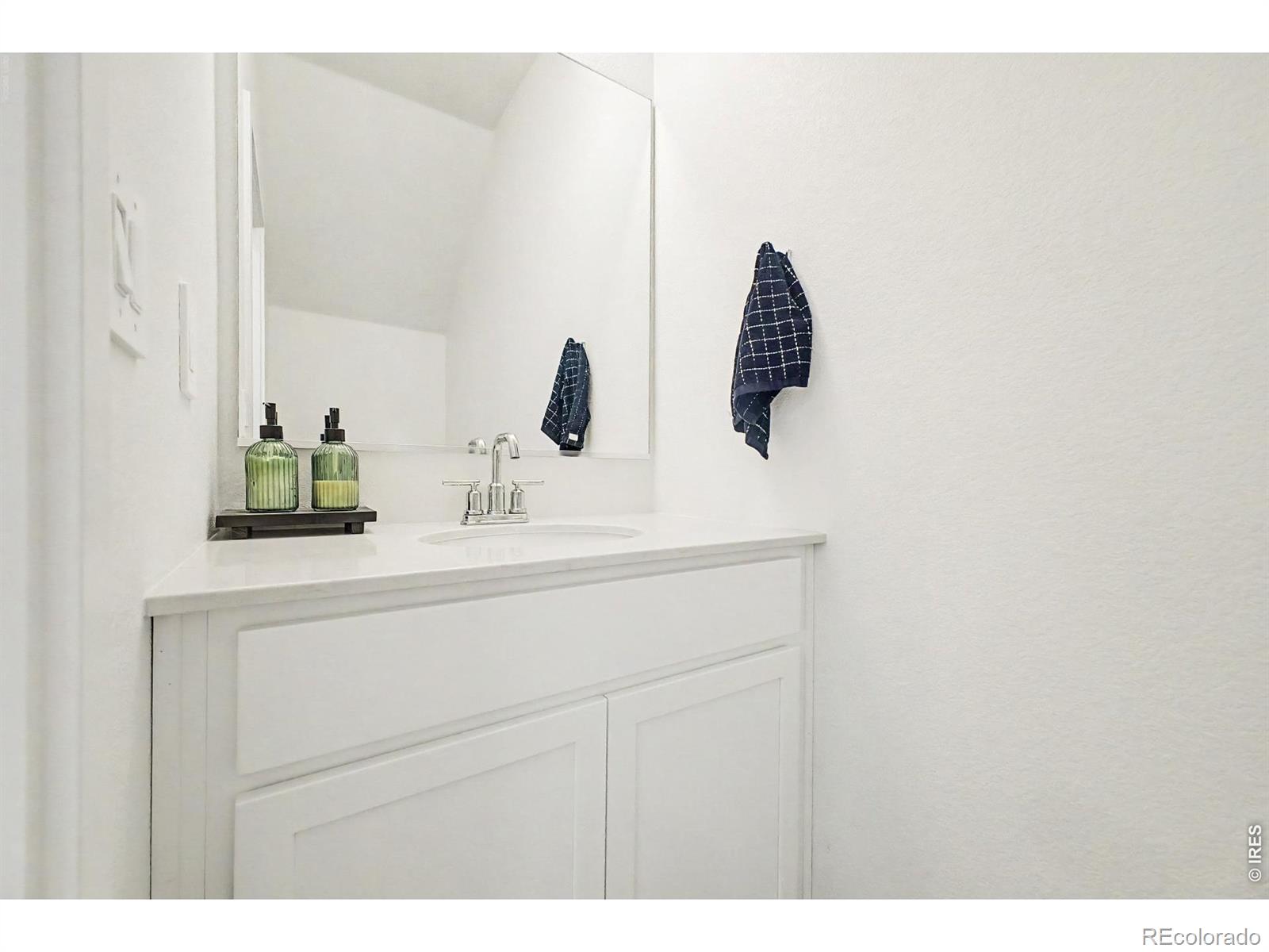 MLS Image #7 for 425  condor way,johnstown, Colorado