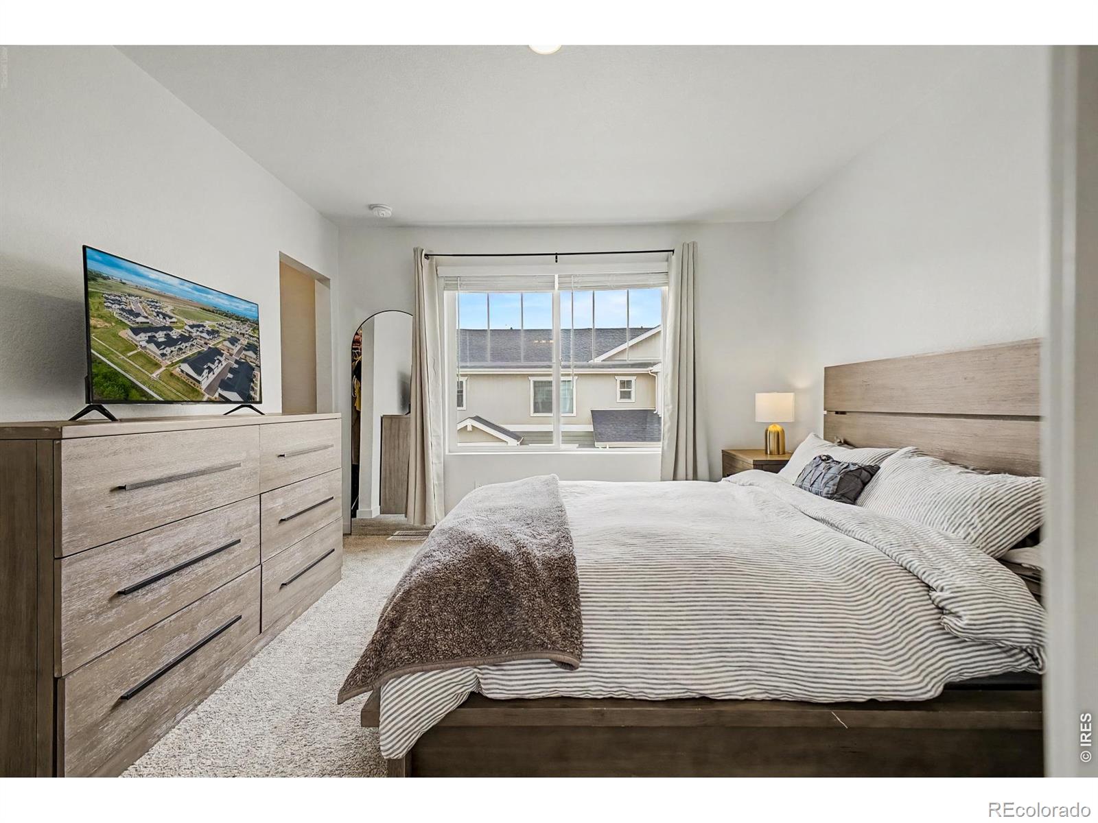MLS Image #9 for 425  condor way,johnstown, Colorado