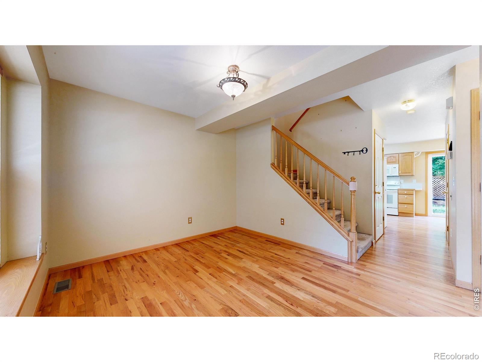 MLS Image #14 for 104 e welch avenue,berthoud, Colorado