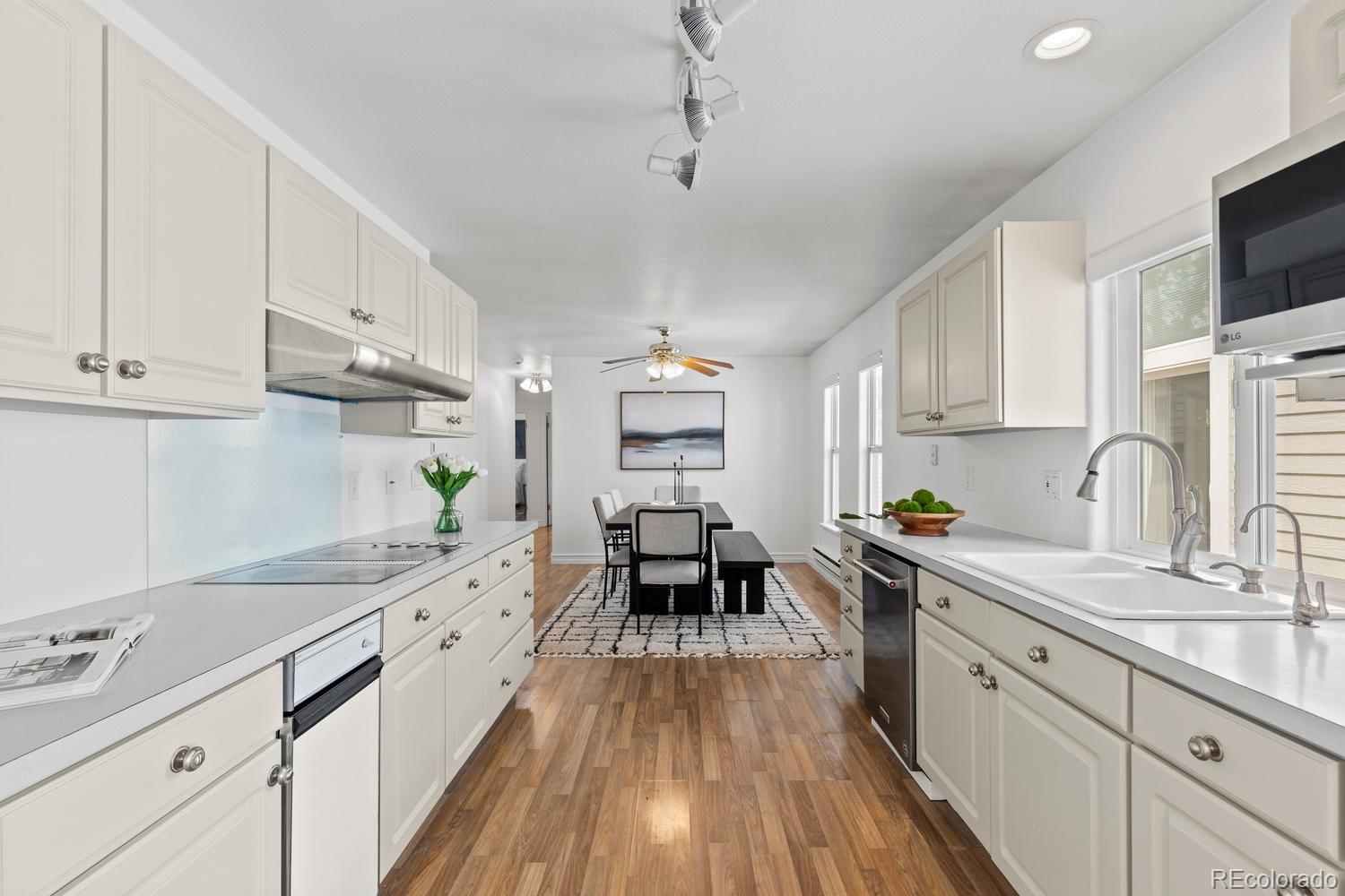 MLS Image #12 for 8027 s dover street,littleton, Colorado