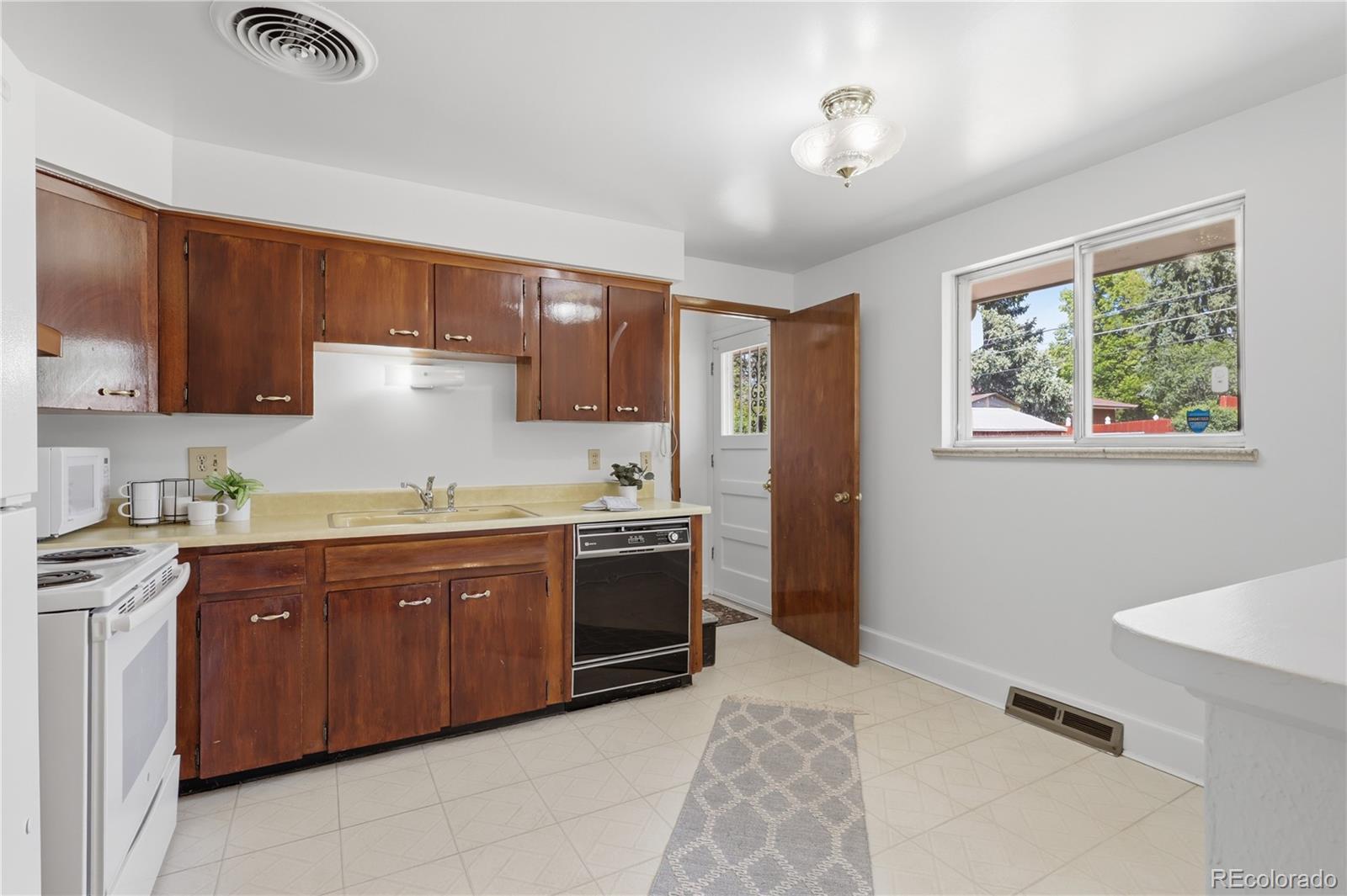 MLS Image #10 for 362  empire street,aurora, Colorado