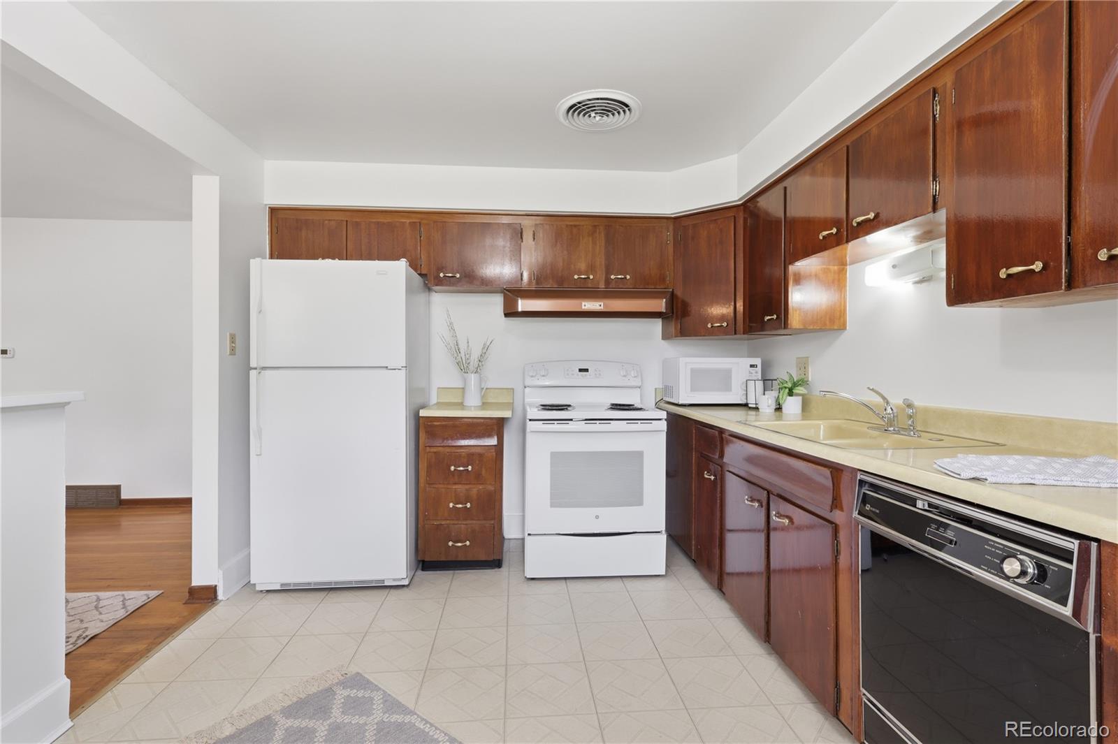 MLS Image #11 for 362  empire street,aurora, Colorado