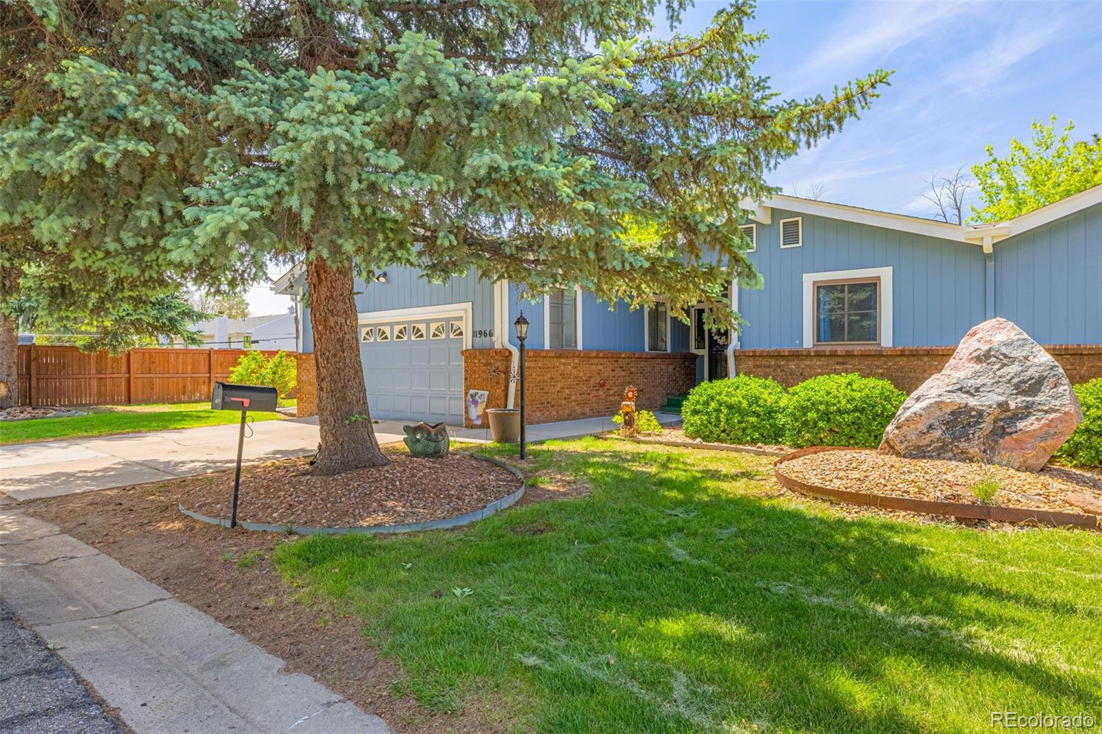 MLS Image #1 for 11966 e maple avenue,aurora, Colorado