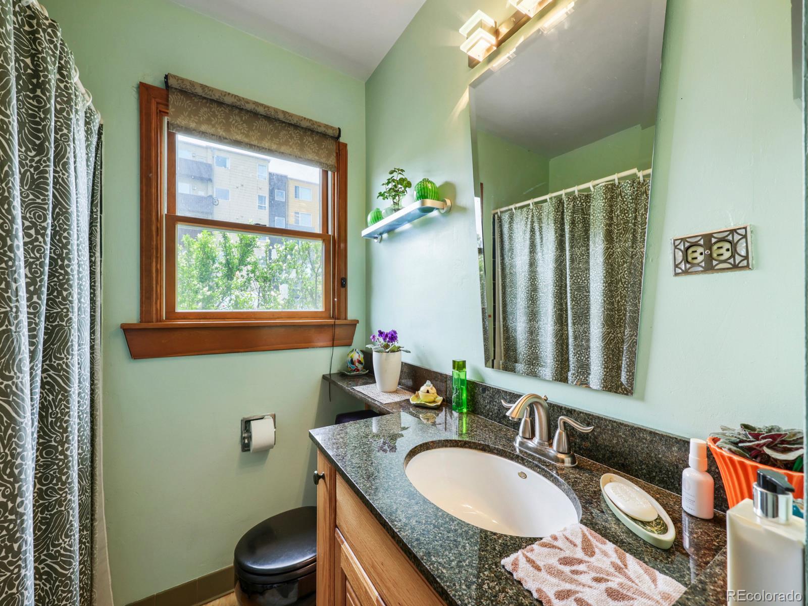 MLS Image #10 for 1535  poplar street,denver, Colorado