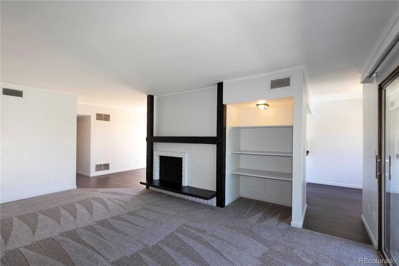 MLS Image #11 for 5882 e ithaca place,denver, Colorado
