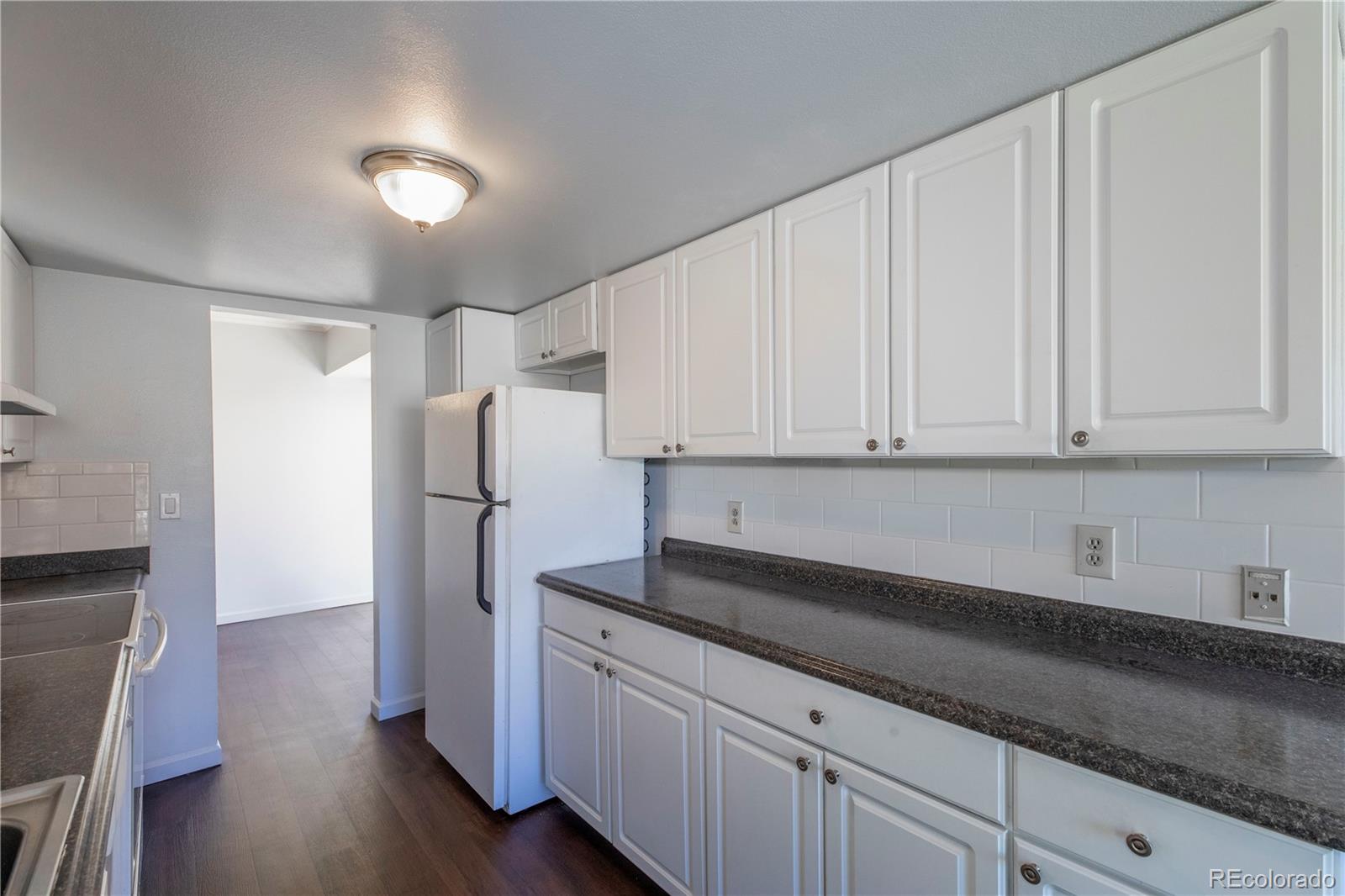 MLS Image #15 for 5882 e ithaca place,denver, Colorado