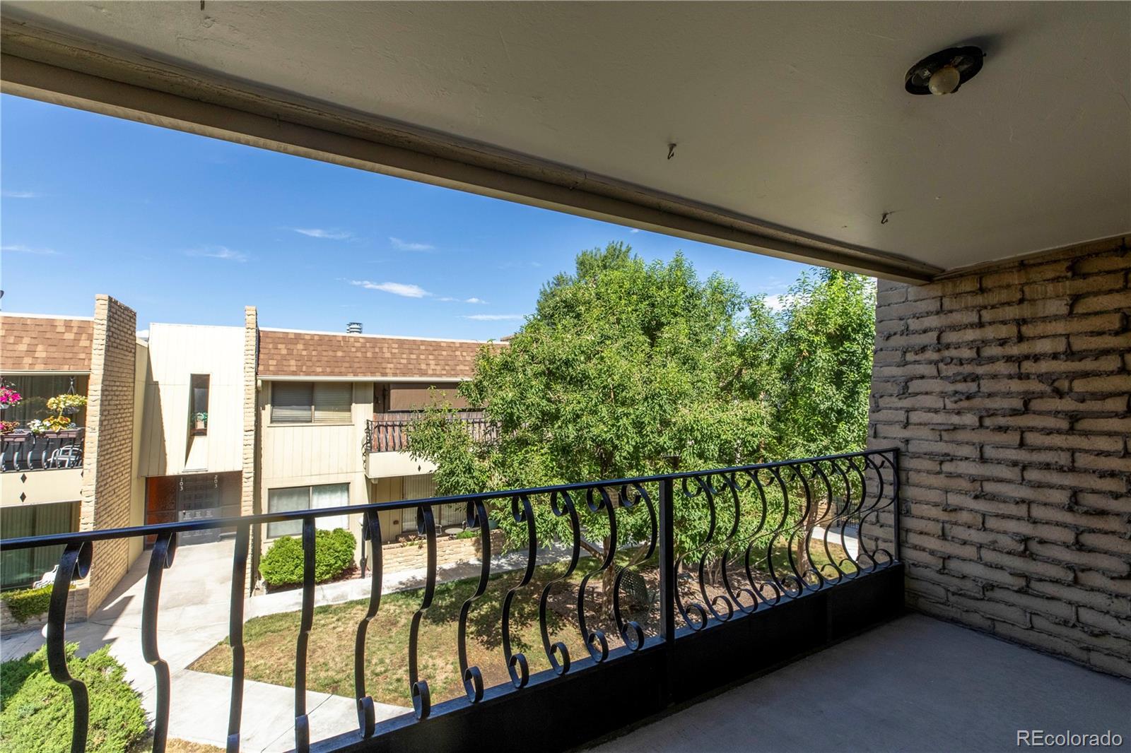 MLS Image #16 for 5882 e ithaca place,denver, Colorado