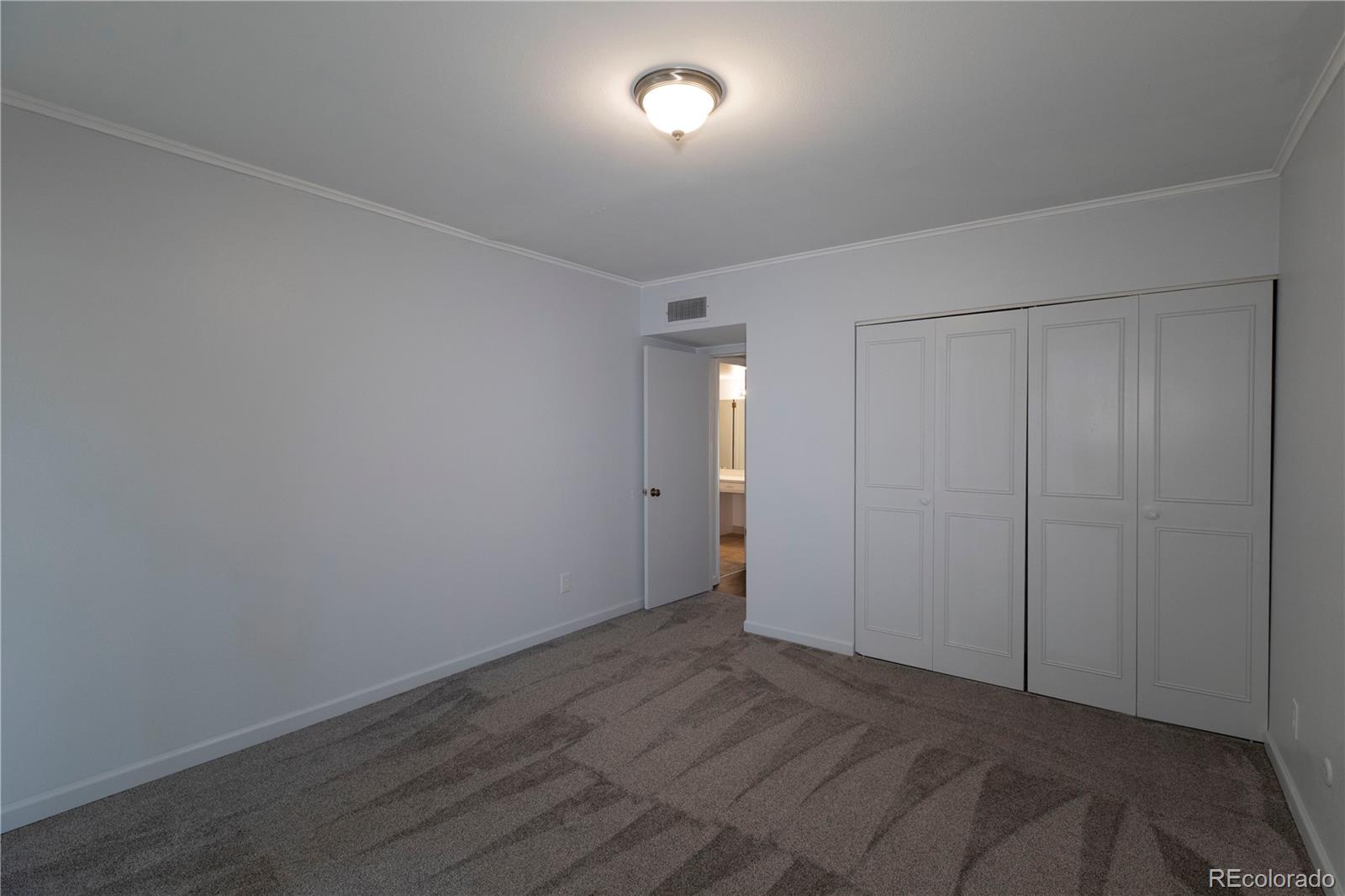 MLS Image #18 for 5882 e ithaca place,denver, Colorado