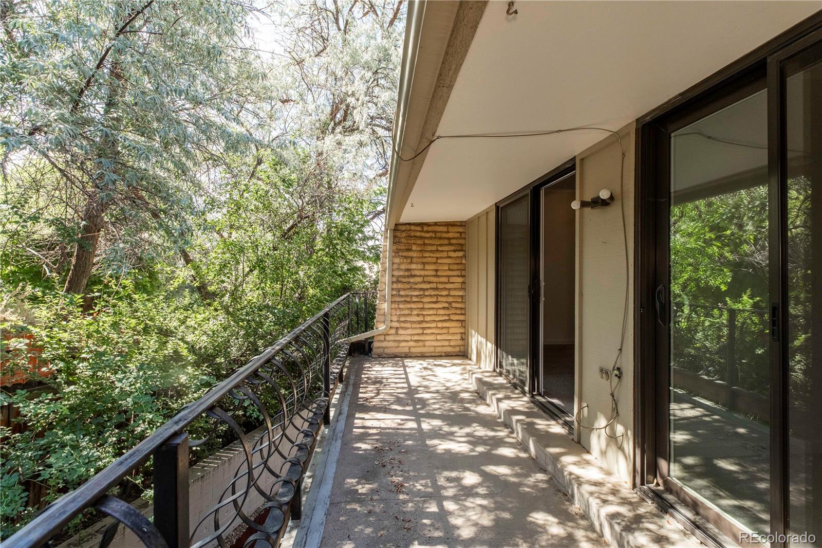 MLS Image #25 for 5882 e ithaca place,denver, Colorado