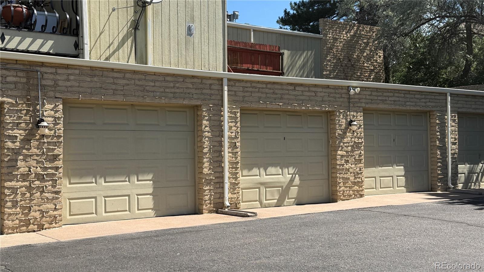 MLS Image #26 for 5882 e ithaca place,denver, Colorado
