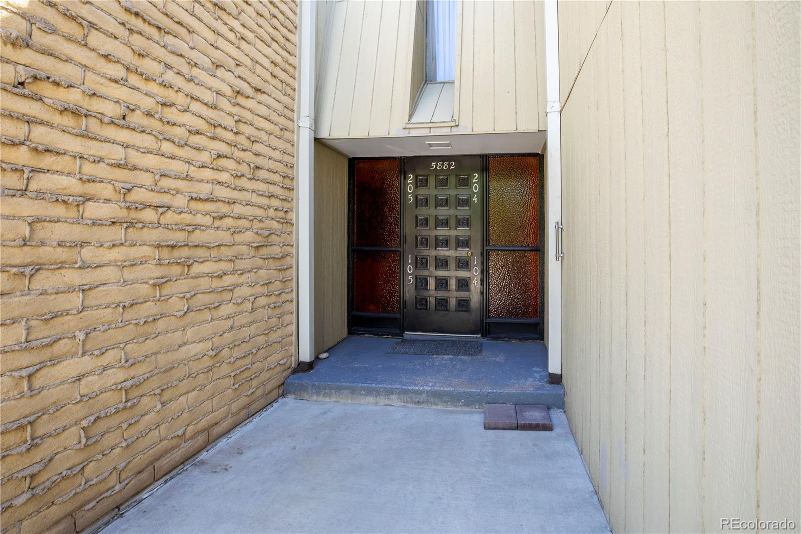 MLS Image #3 for 5882 e ithaca place,denver, Colorado