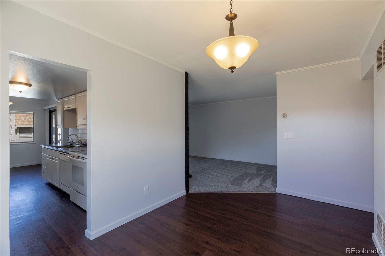 MLS Image #8 for 5882 e ithaca place,denver, Colorado