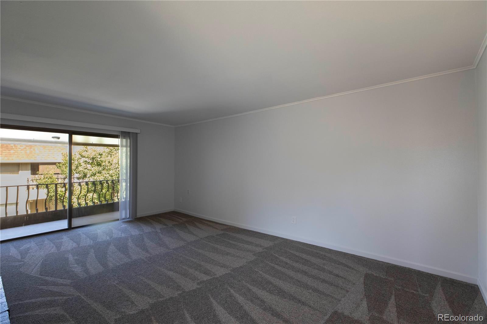 MLS Image #9 for 5882 e ithaca place,denver, Colorado