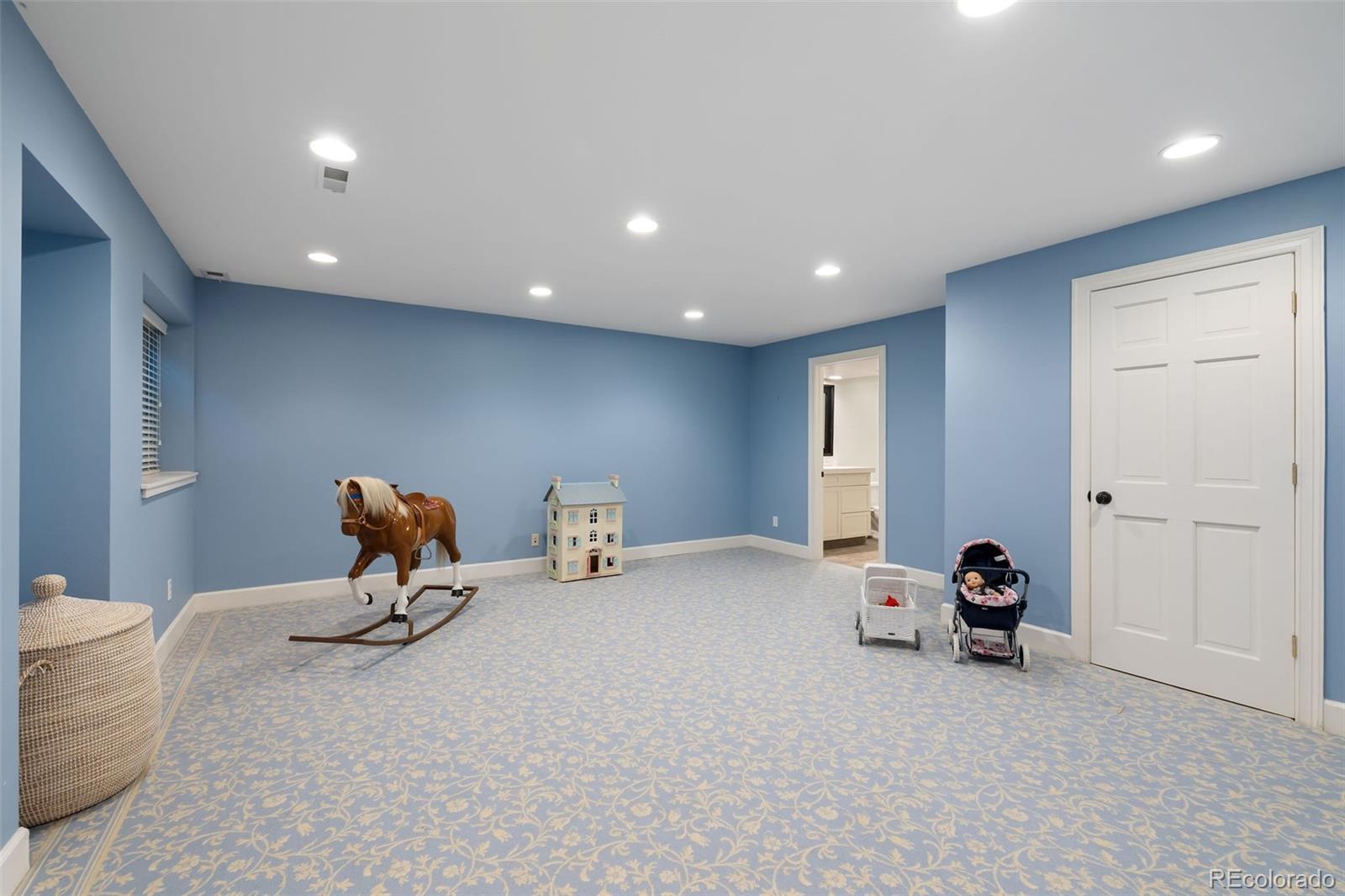 MLS Image #31 for 4660 s downing street,englewood, Colorado
