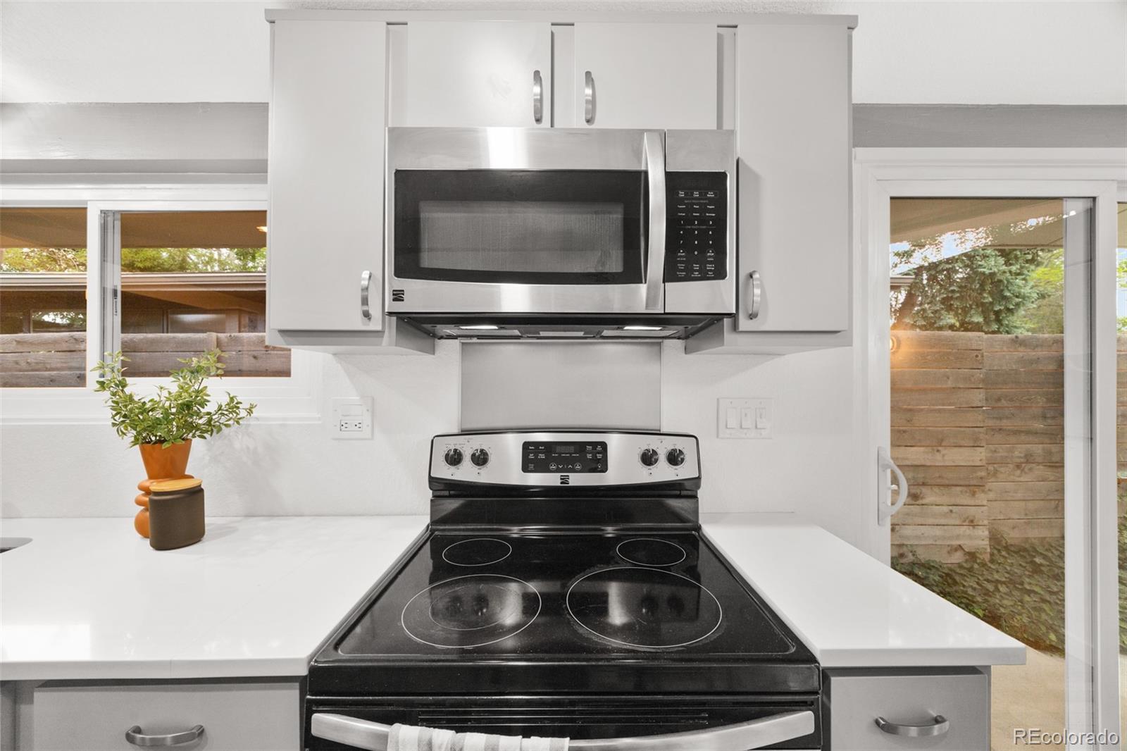 MLS Image #11 for 2550 s newton street,denver, Colorado