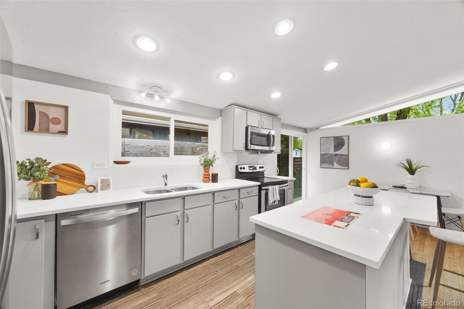 MLS Image #9 for 2550 s newton street,denver, Colorado