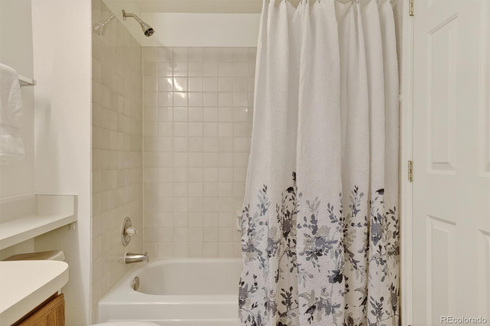 MLS Image #12 for 2575 s syracuse way e207,denver, Colorado