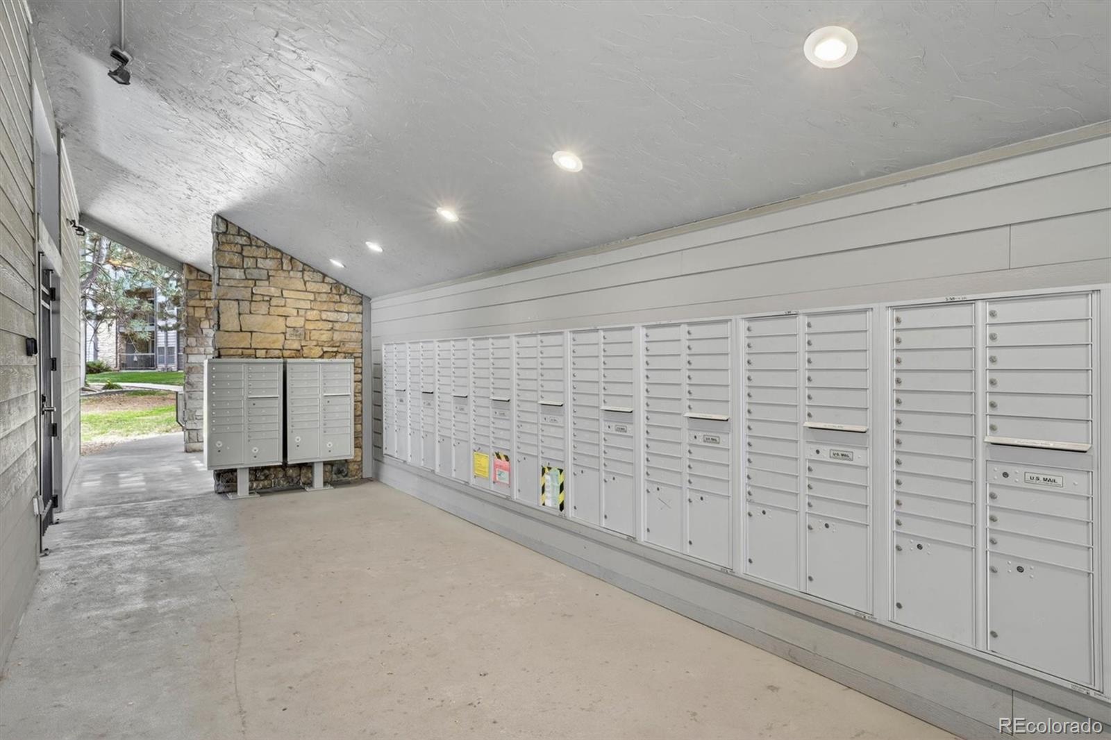 MLS Image #21 for 2575 s syracuse way e207,denver, Colorado