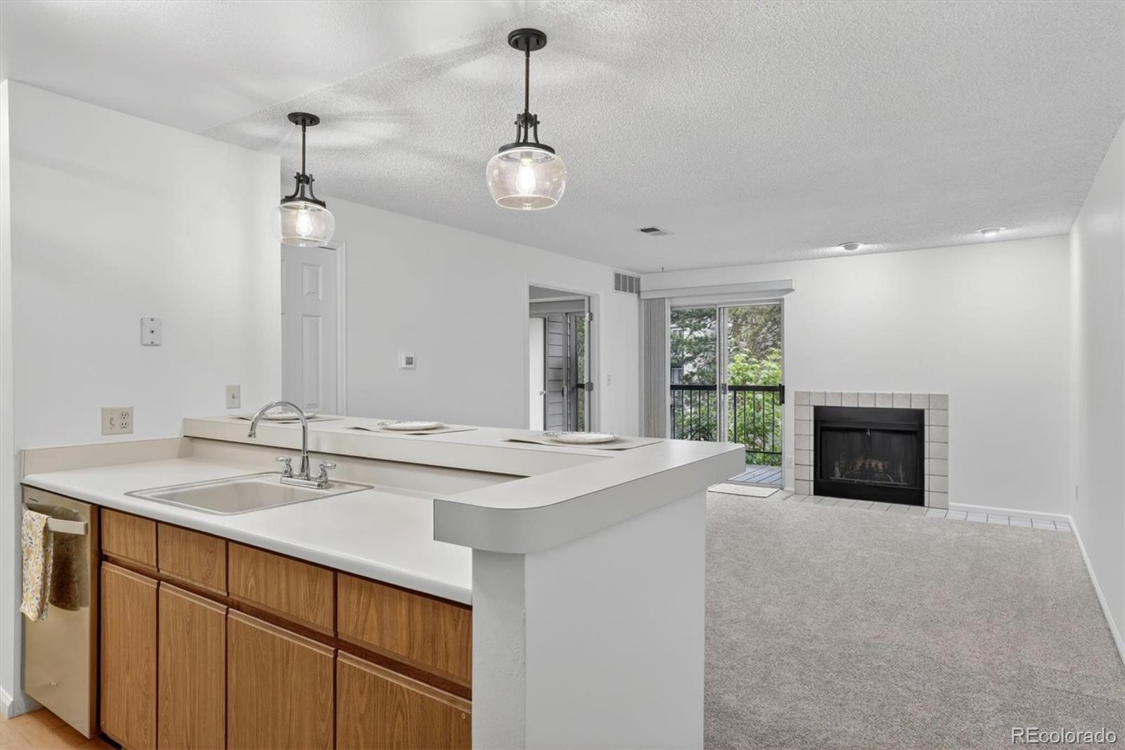 MLS Image #3 for 2575 s syracuse way e207,denver, Colorado