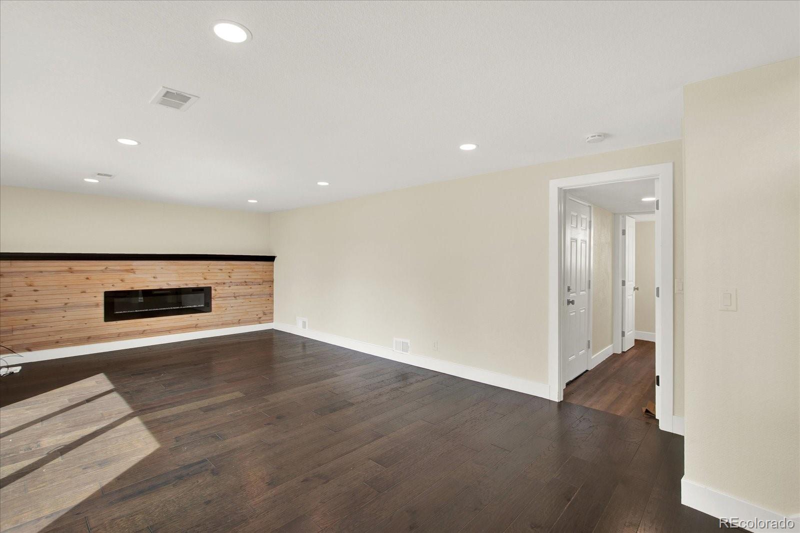MLS Image #17 for 4074 s willow way,denver, Colorado