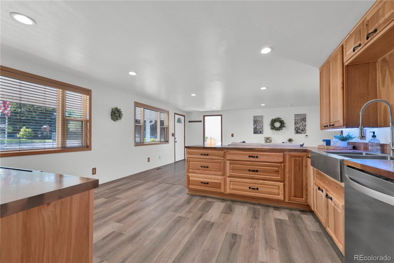 MLS Image #12 for 450  bent avenue,akron, Colorado