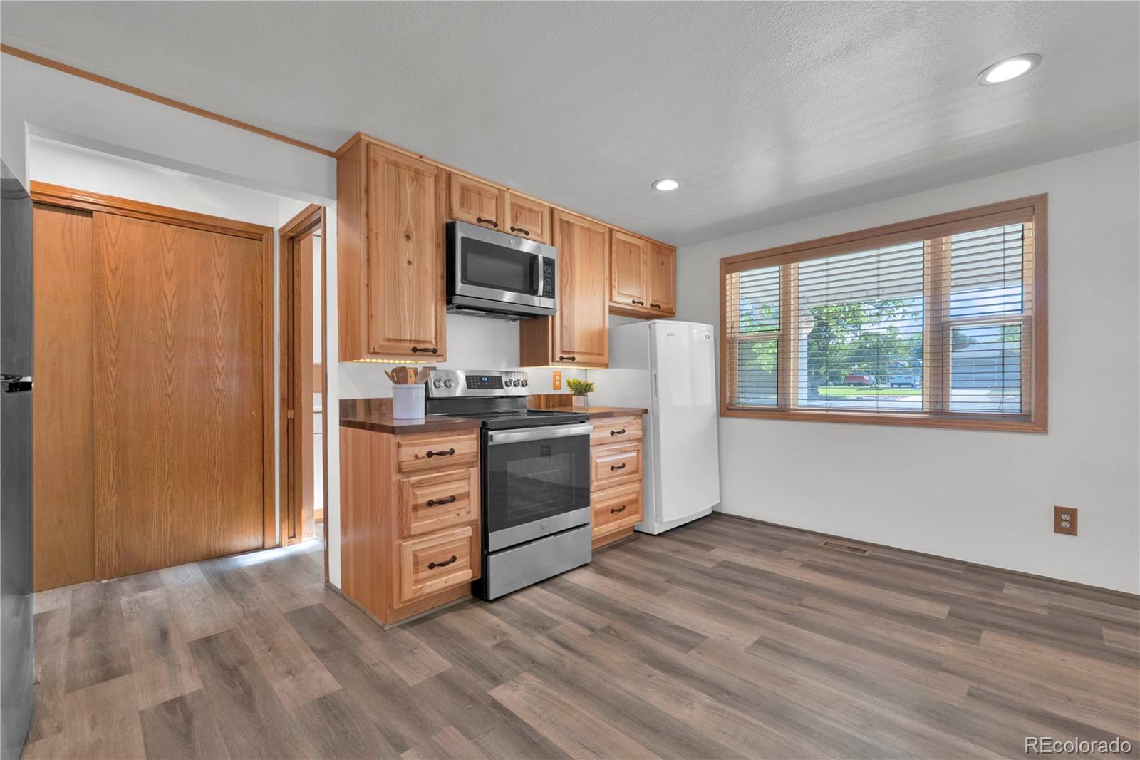 MLS Image #13 for 450  bent avenue,akron, Colorado
