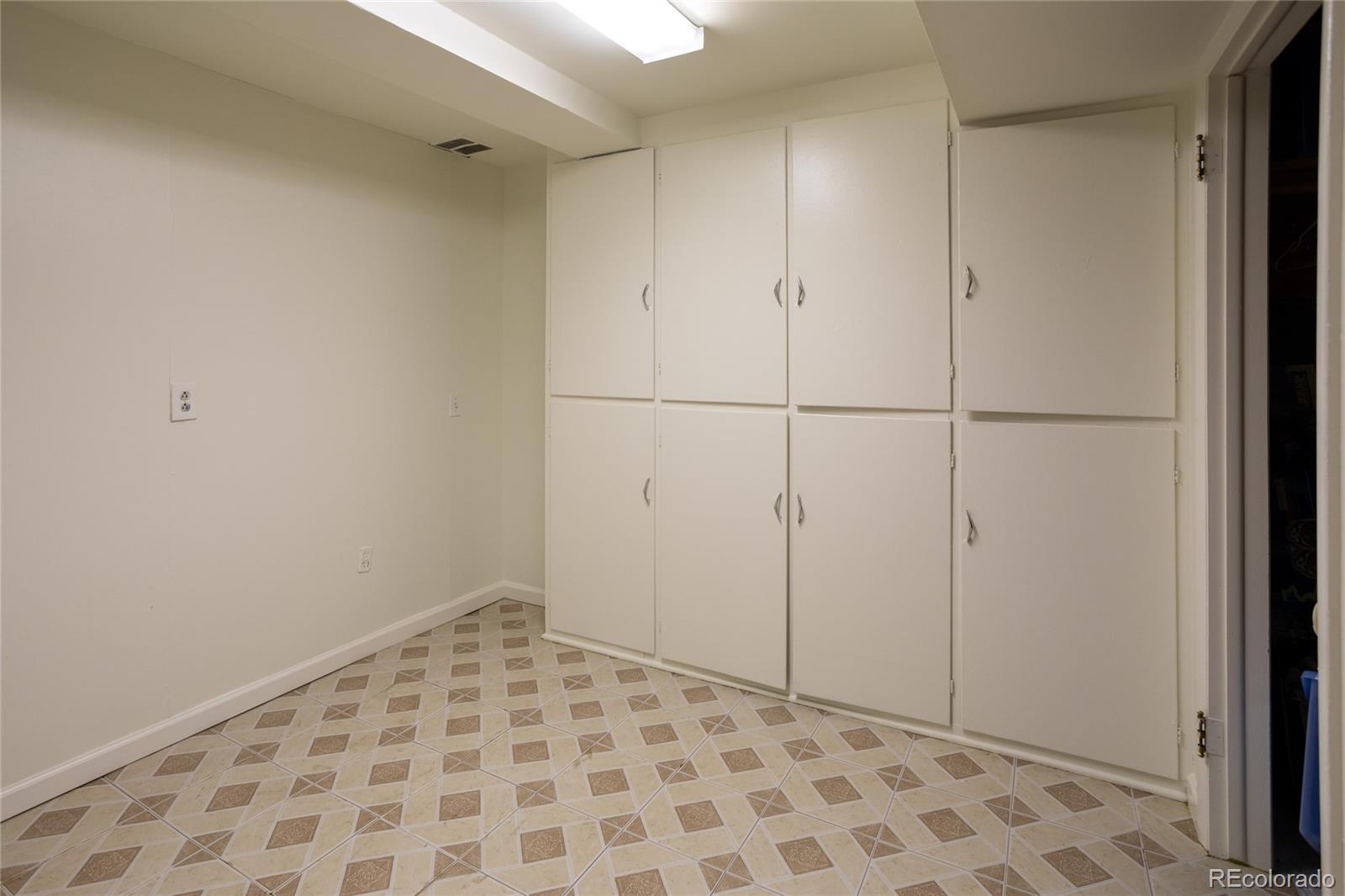 MLS Image #29 for 2935 s winona court,denver, Colorado