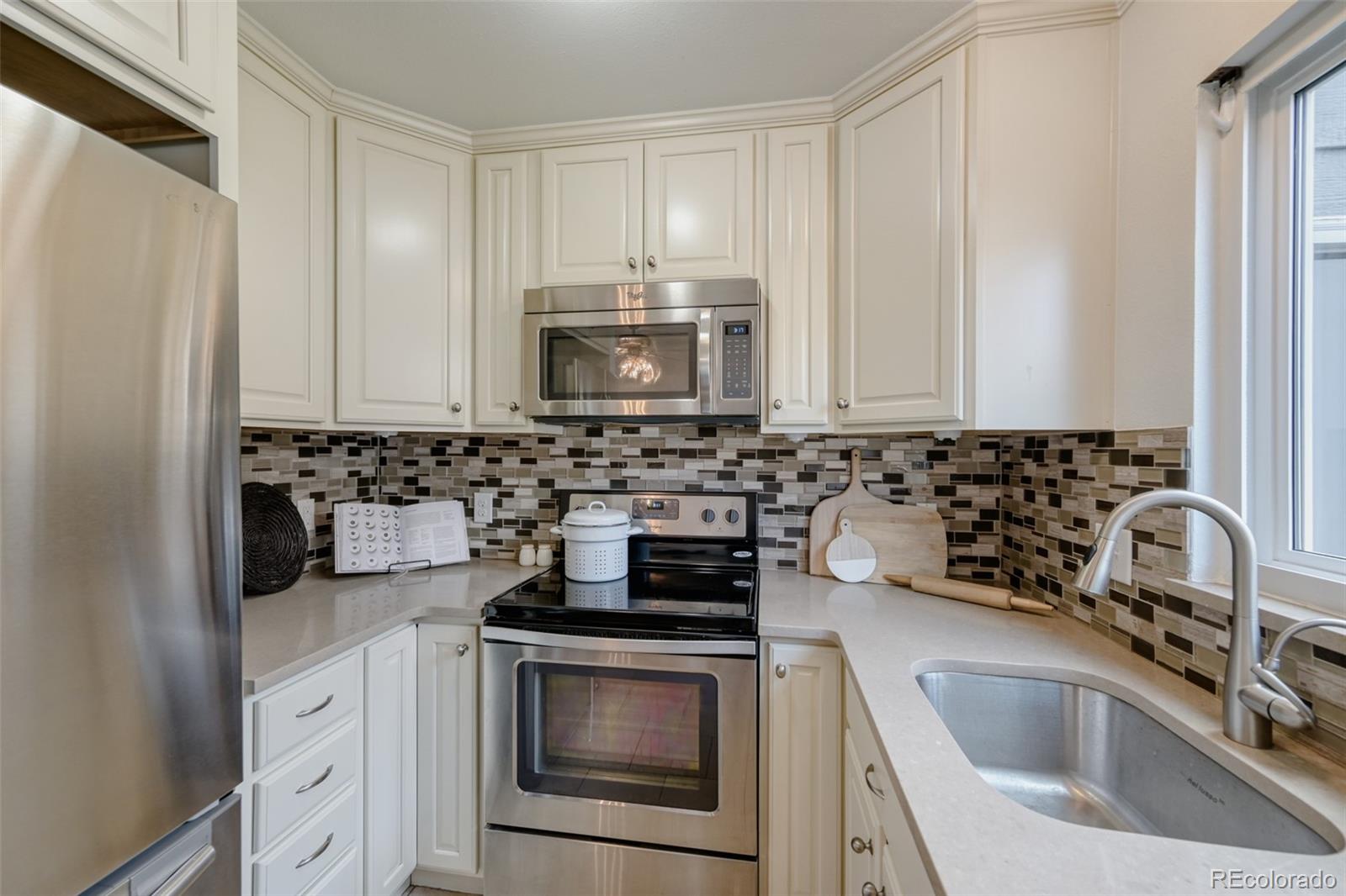 MLS Image #10 for 936  summer drive,highlands ranch, Colorado
