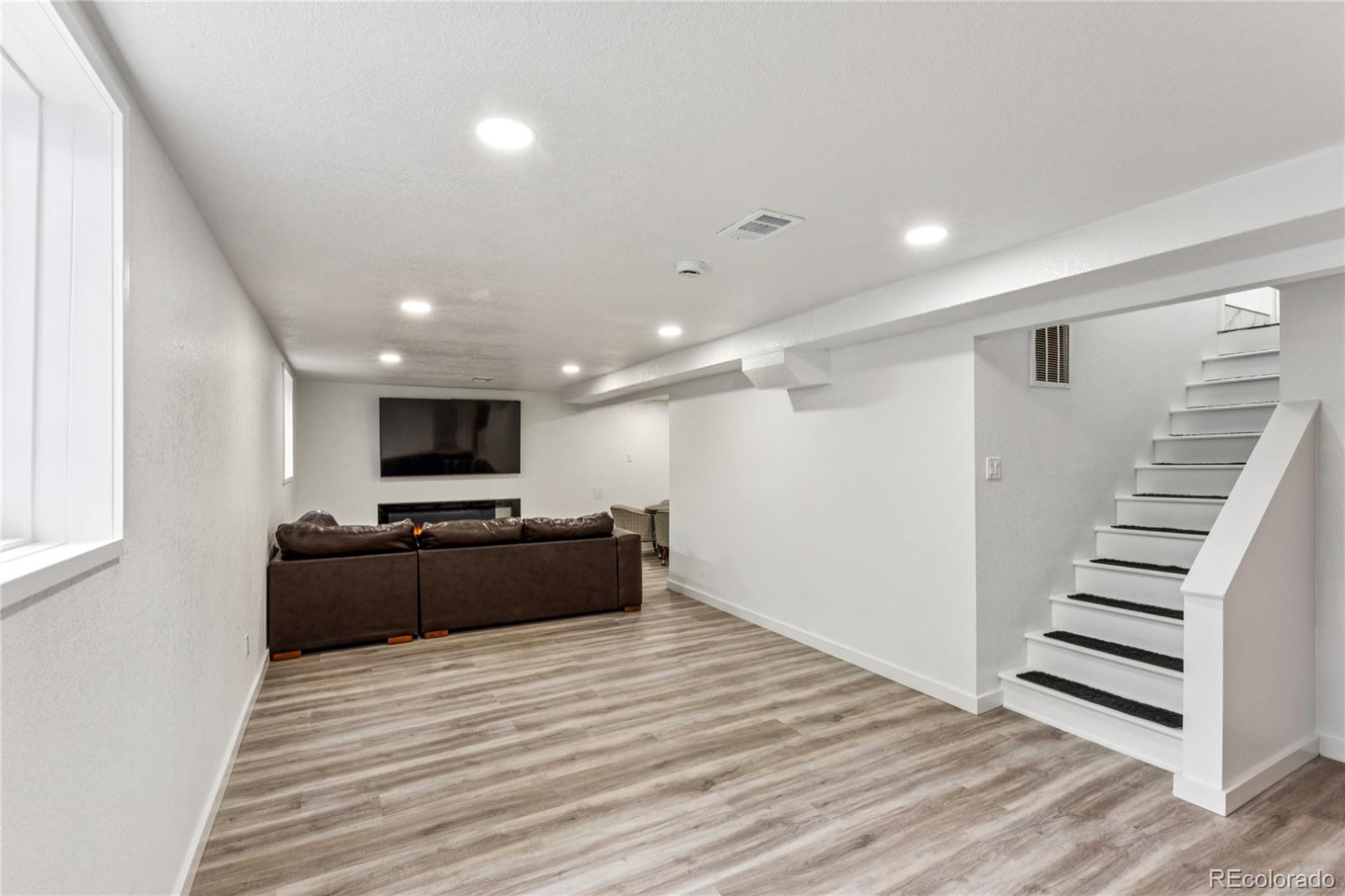 MLS Image #13 for 2327 e mineral avenue,centennial, Colorado