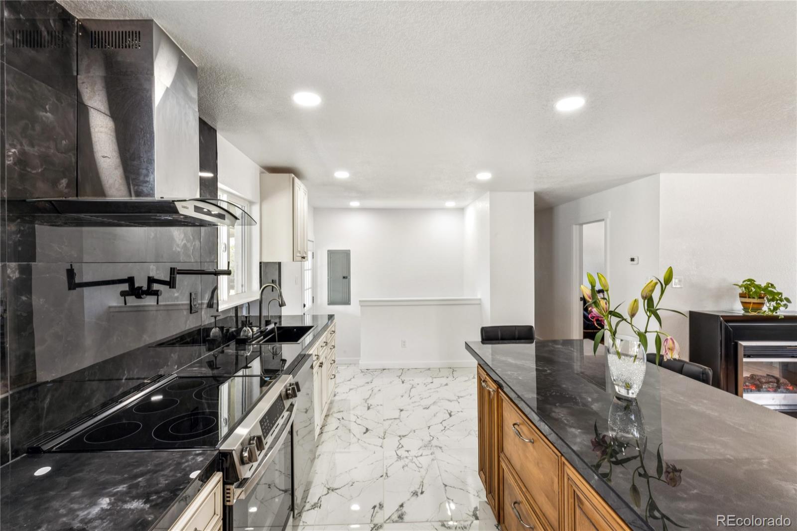 MLS Image #8 for 2327 e mineral avenue,centennial, Colorado